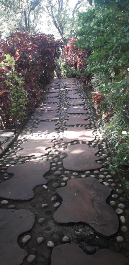 Strawberry Country Villa Mahābaleshwar Buitenkant foto