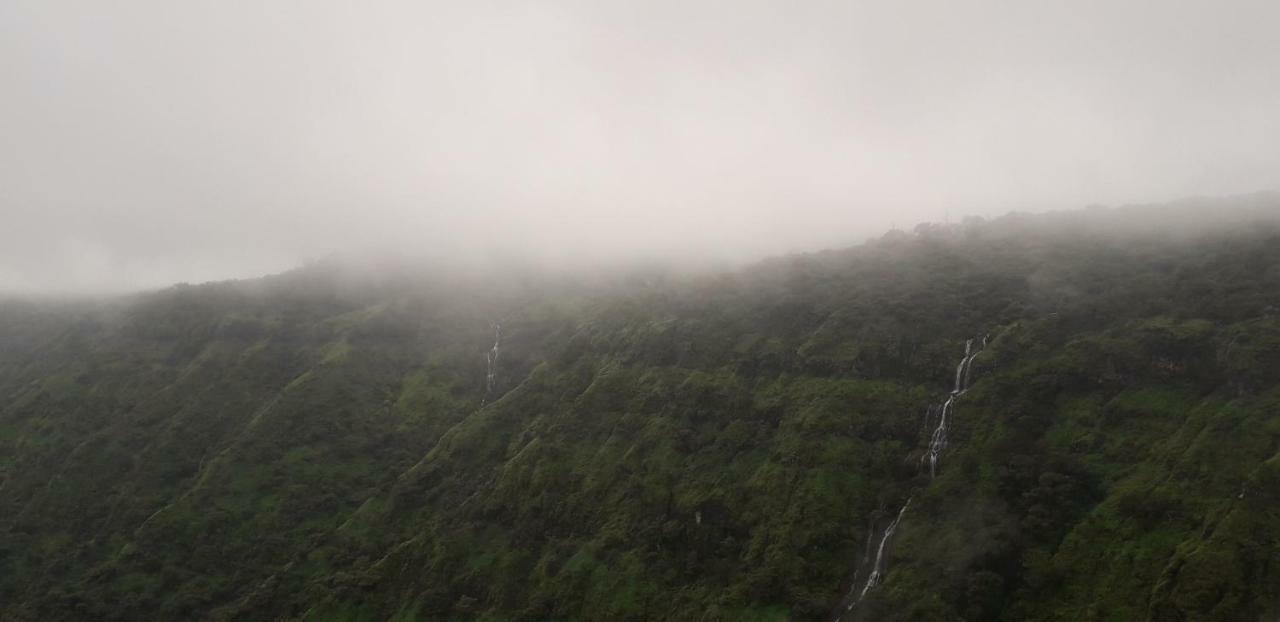 Strawberry Country Villa Mahābaleshwar Buitenkant foto